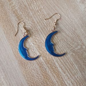 New set of 2 earrings